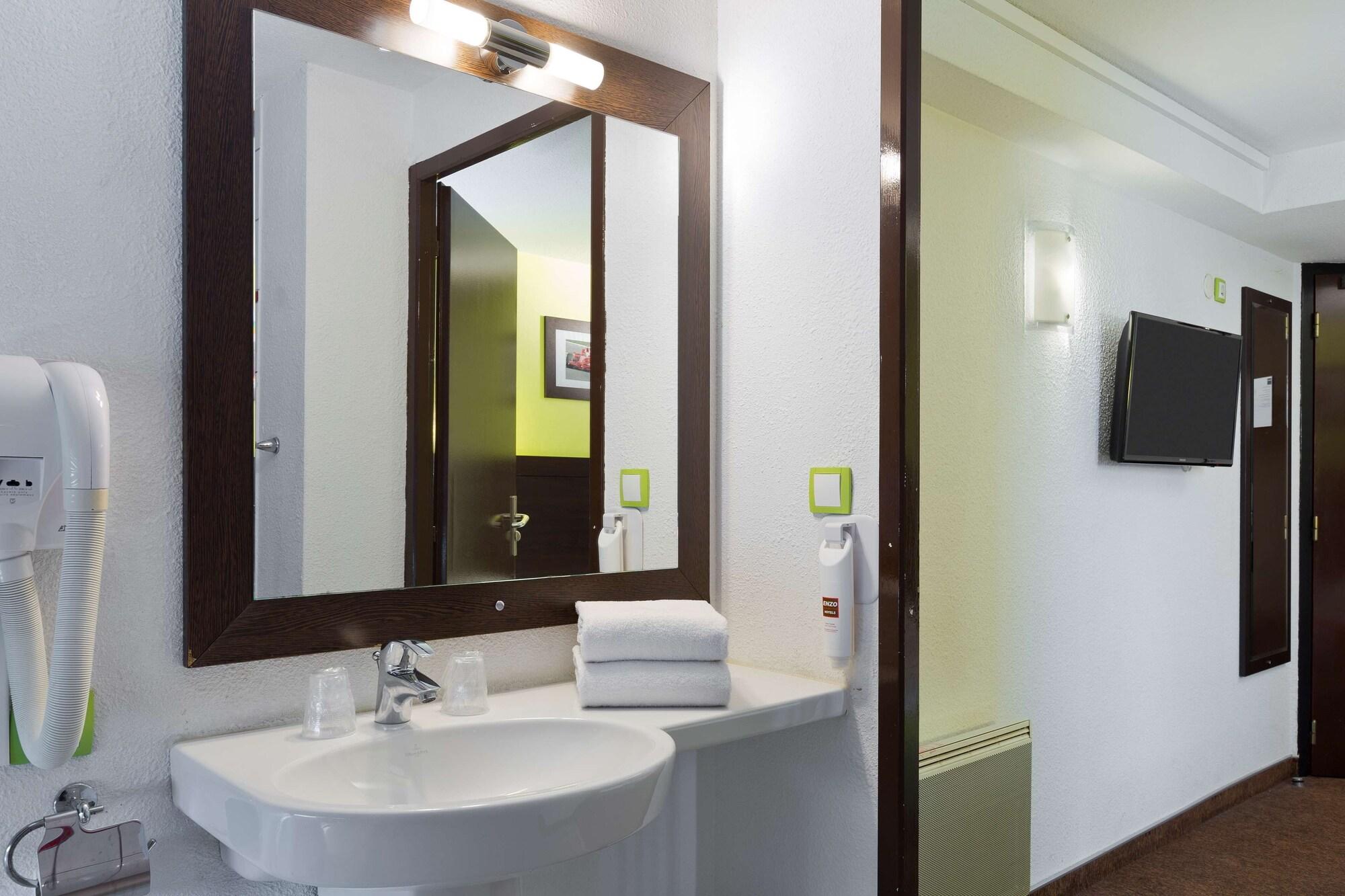 Enzo Hotels Pont-A-Mousson By Kyriad Direct Eksteriør bilde